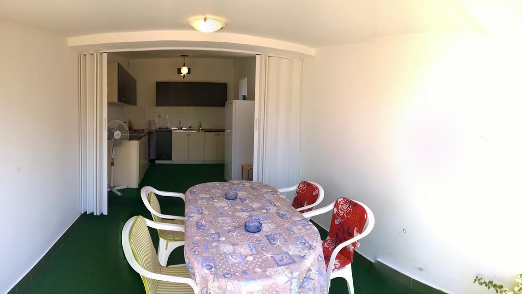 Apartments Free Parking Big Garden Peroj Exterior foto
